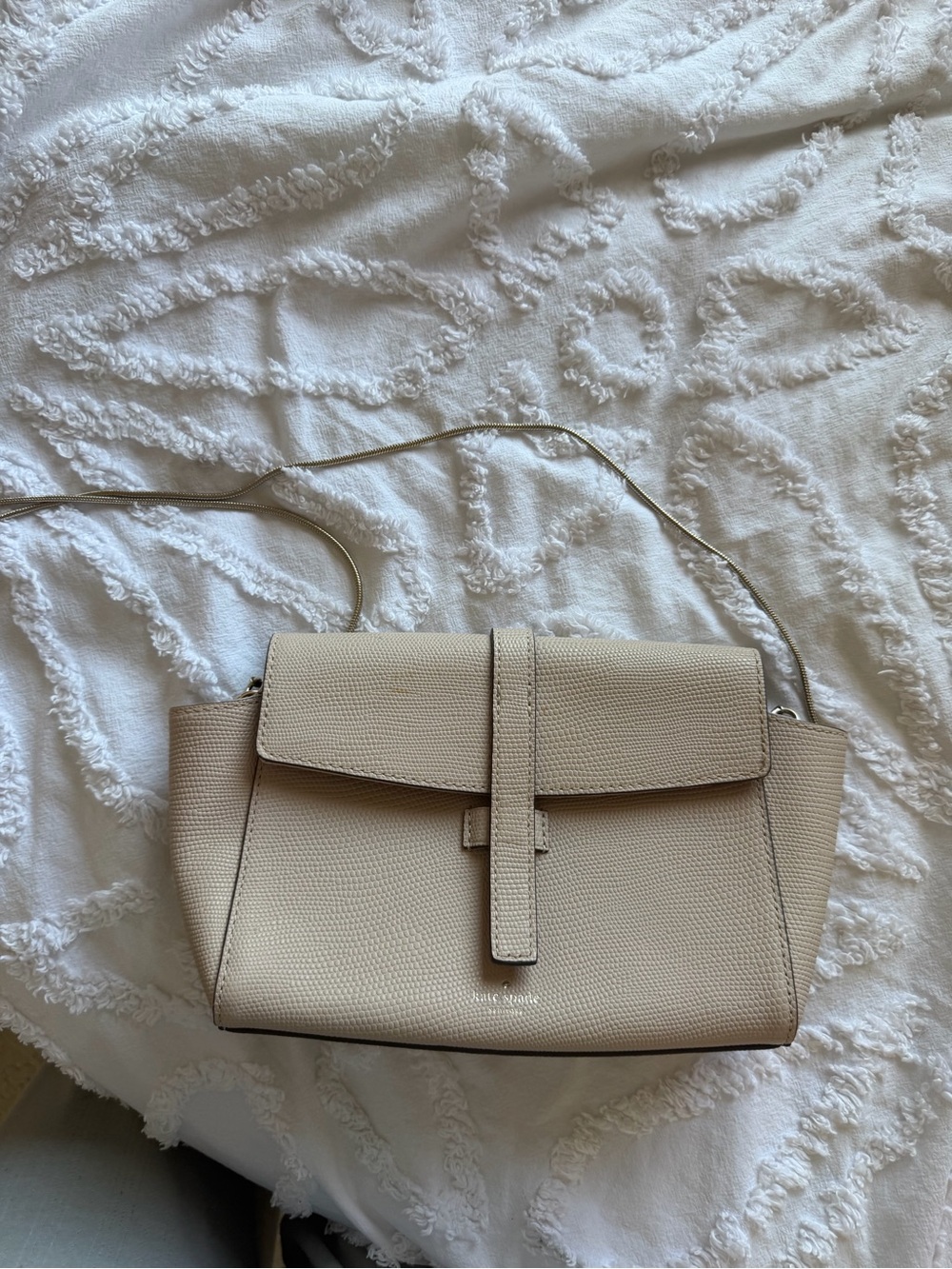 Kate Spade Classic Beige Crossbody Bag with Strap